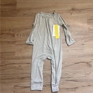 NWT Kyte Baby Beige Zippered Romper Sleeper Size 18-24 months